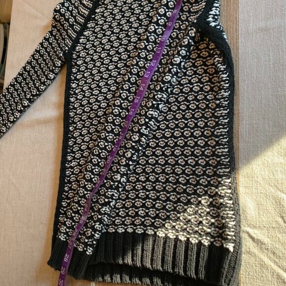 Worthington Black and White Long Chunky Crewneck Sweater - Size Medium - Picture 6 of 8